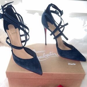 Christian Louboutin pumps-  AUTHENTIC